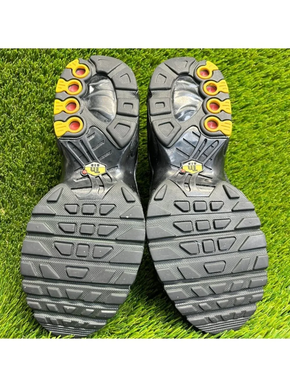 Nike Air Max Plus Boys Size 6Y Triple Black Athletic Running Shoes Sneakers